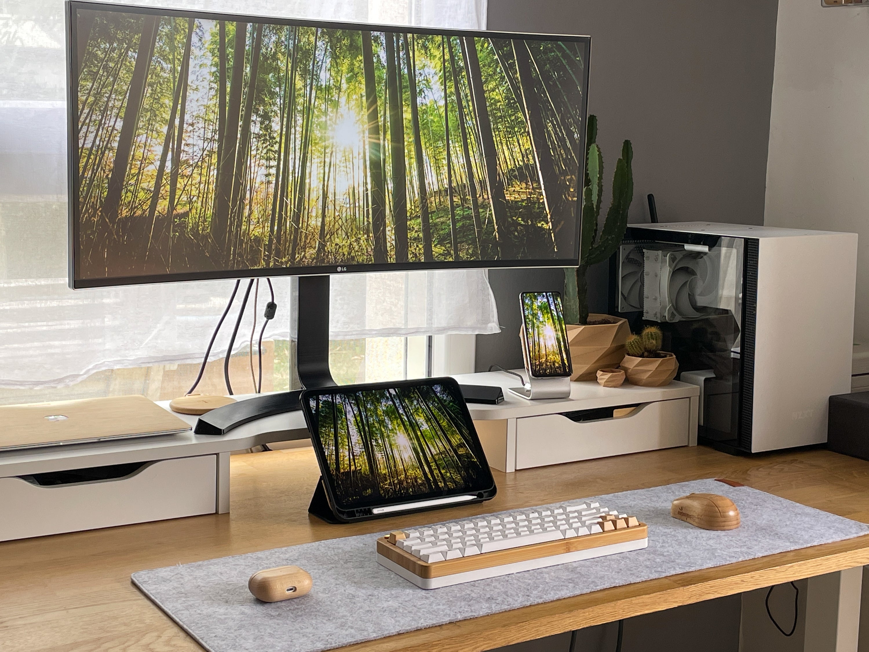 bureau kibodo avec clavier mécanique en bambou et accessoires en bois